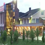 酒店 皇家酒店 Llanera (Asturias)