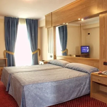 فندق Royal Llanera (Asturias)