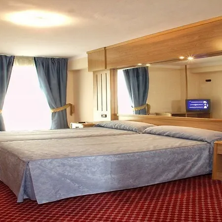 Royal 3* Llanera (Asturias)